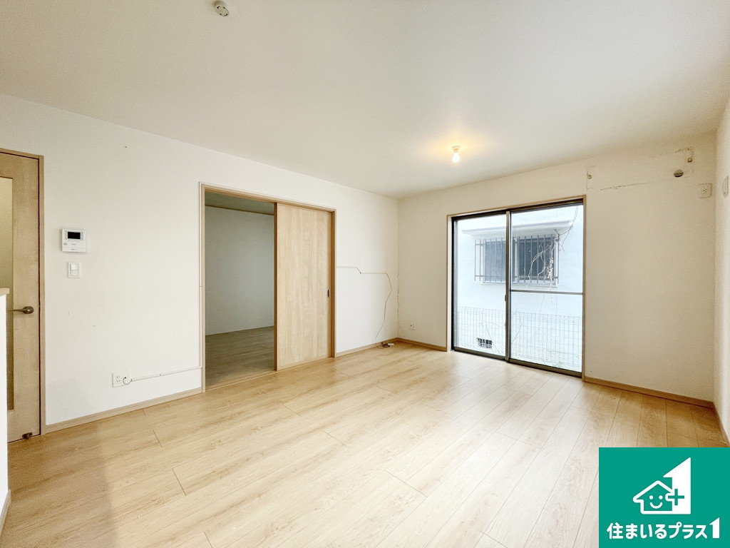 堺市堺区旭ヶ丘北町　中古一戸建ての居間・リビング|ゆったりとした居間です