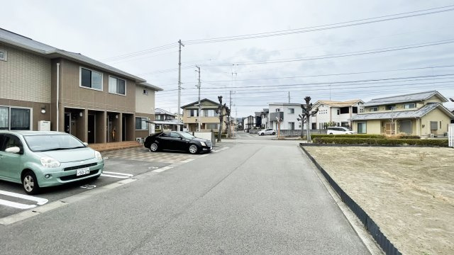 ロン・ラポール A棟の駐車場