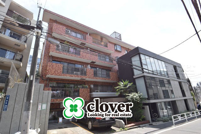 【外観】 | ヴァンヴェール渋谷 | 手入れの行き届いた外壁やエントランスなど、「見ればわかる」レベルで清潔感を保ったマンションです。築年数を感じさせない姿で皆様をお出迎えします。～即日のご見学可能～　お問合せはお気軽にどうぞ。
