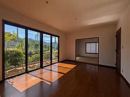 広島市佐伯区藤の木4丁目　中古一戸建て(JS)の居間・リビング