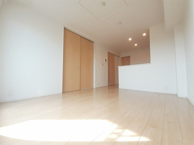 ルミノース・レジューネⅡの居間・リビング