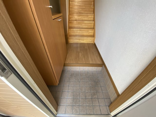 ヴィエルジュ大道の玄関