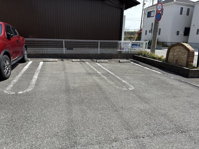ドルチェⅡの駐車場