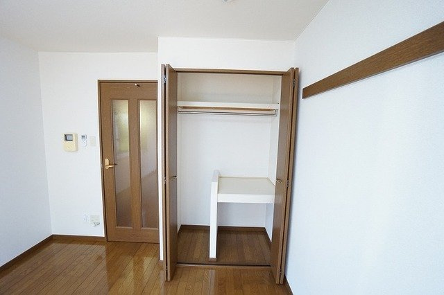 クレール穴生の収納