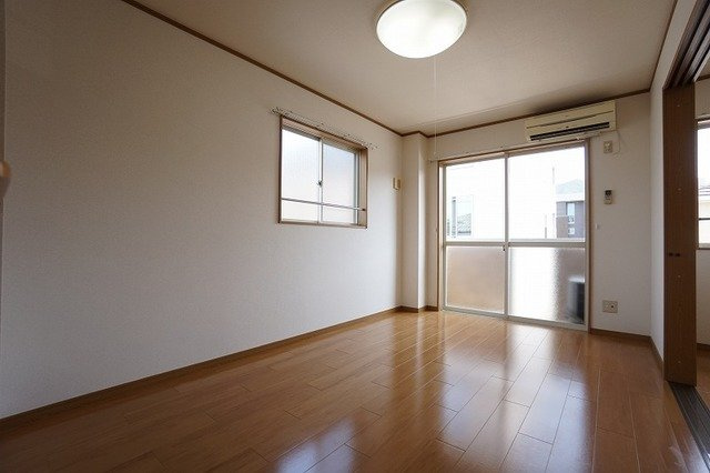 ランドコア田町の居間・リビング