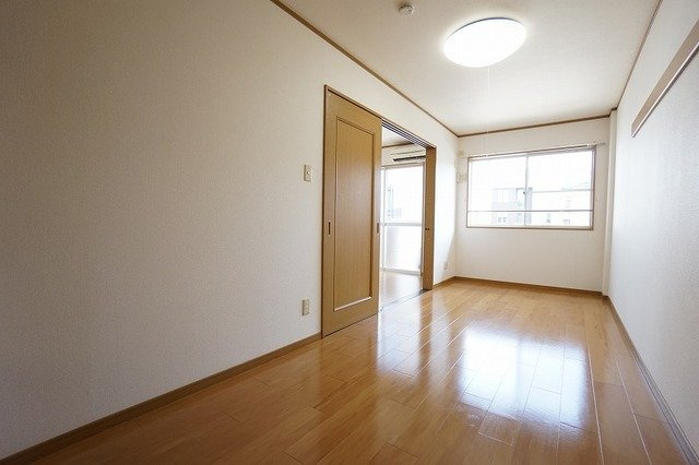 ランドコア田町の内装