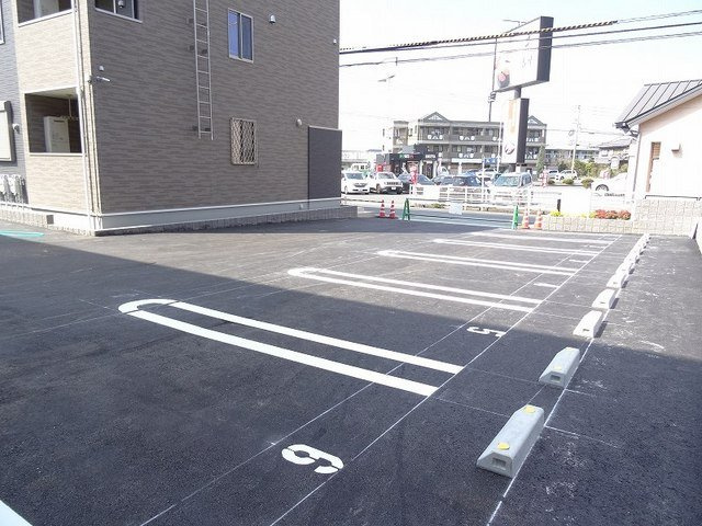 エスポワールＢの駐車場