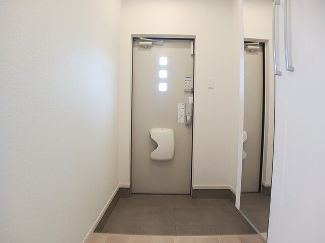 ブライトガーデンＡの玄関