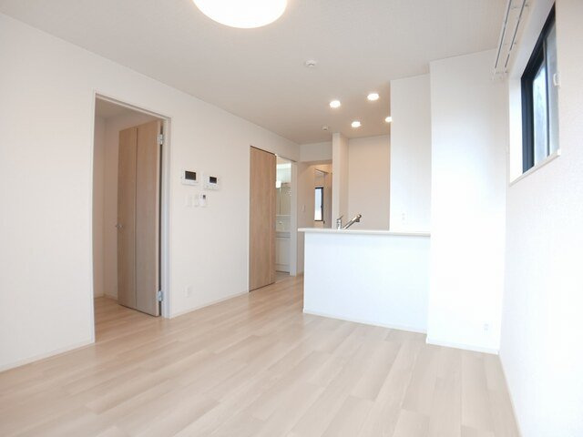 ブライトガーデンＡの居間・リビング