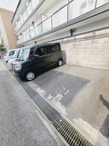 アルカディアマーユⅡの駐車場