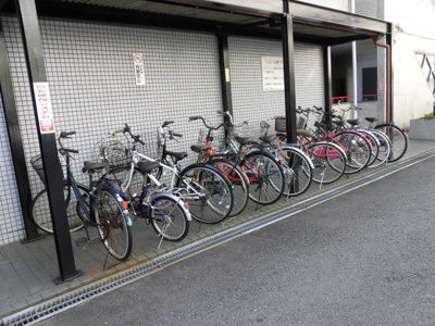 【その他共用部分】 | シェリール東淀川 | 自転車置き場です