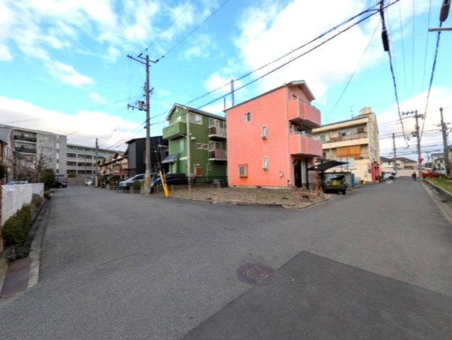高石市羽衣2丁目土地の前面道路含む現地写真