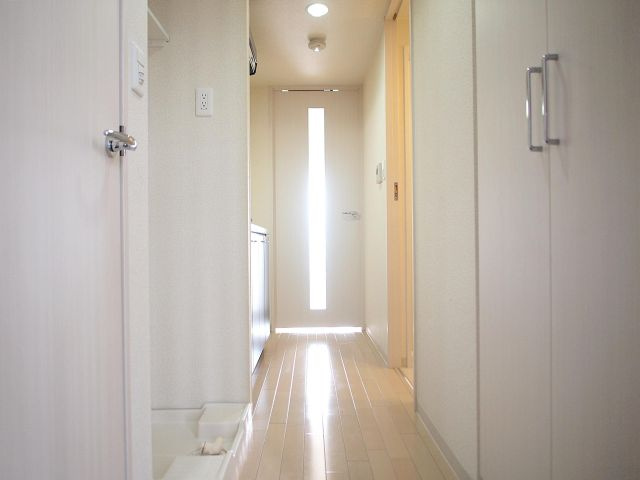 エステムプラザ難波WESTリバークロスの玄関