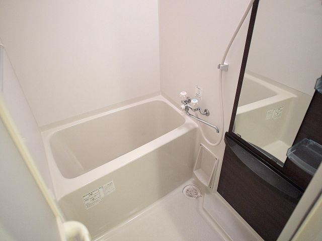 エステムプラザ難波WESTリバークロスの浴室