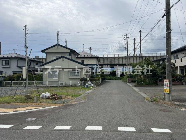 紫波町中島字鷲内　土地の前面道路含む現地写真