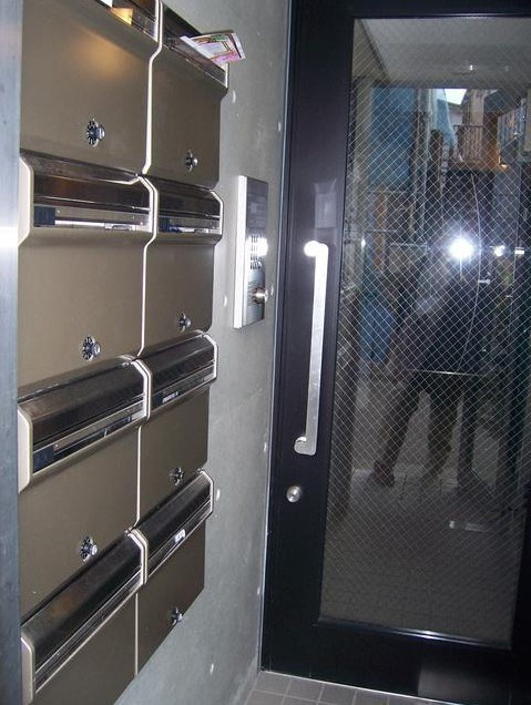高円寺栄マンションの玄関