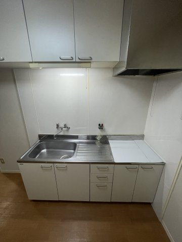大黒町３丁目貸家Aのキッチン