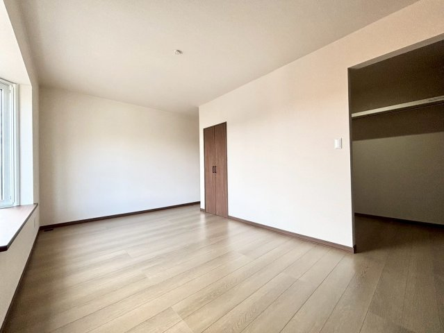 新琴似12条11丁目　戸建の洋室