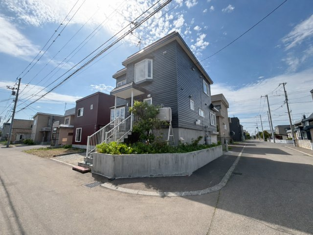 新琴似12条11丁目　戸建の前面道路含む現地写真