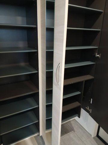 アテリア伍番館の玄関|収納もある玄関です