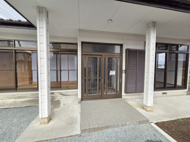 太田市鳥山上町　中古住宅の玄関|玄関です