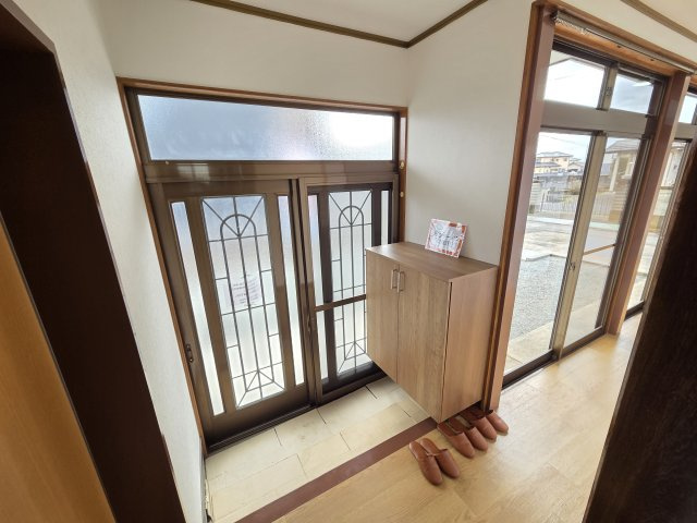 太田市鳥山上町　中古住宅の玄関|玄関内部です