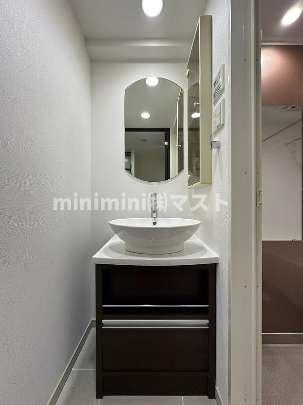 アーデン堺筋本町の洗面所