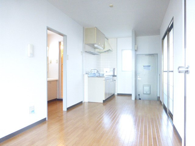 加東市上滝野のハイツの居間・リビング