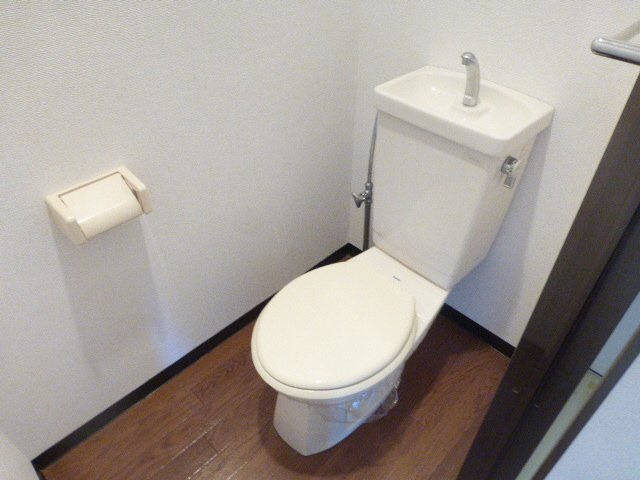 加東市上滝野のハイツのトイレ