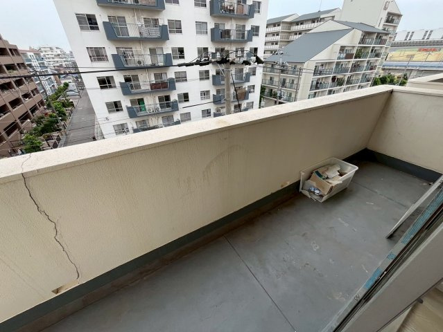 ハッピーコート魚崎のバルコニー