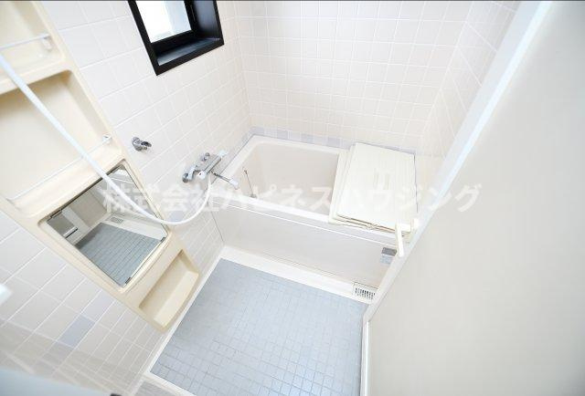 INSURANCE(インシュランス) BLDG.(ビルディング) Ⅸ(ナイン)船橋の浴室|コンパクトで使いやすいお風呂です