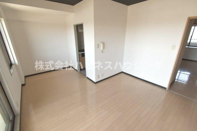 INSURANCE(インシュランス) BLDG.(ビルディング) Ⅸ(ナイン)船橋の居間・リビング