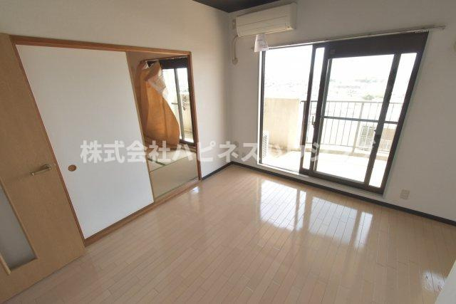 INSURANCE(インシュランス) BLDG.(ビルディング) Ⅸ(ナイン)船橋の居間・リビング