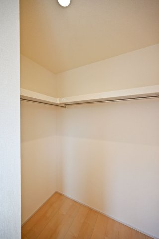 リーブルガーデン尼崎市南初島町新築一戸建て｜3LDK＋駐車1台可の収納|-洋室5.2帖(2F)-