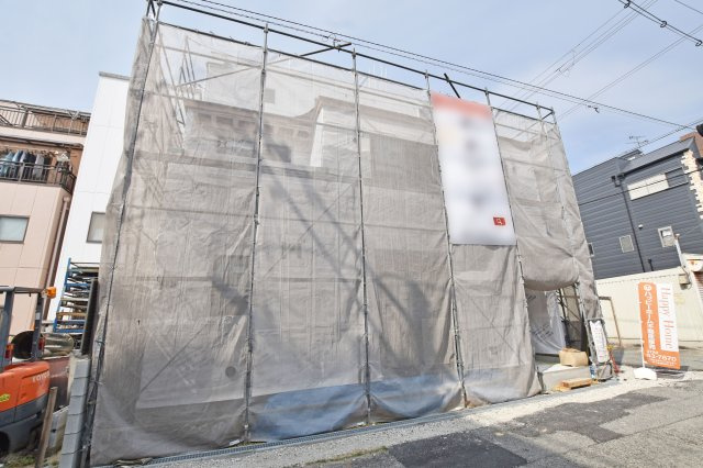 リーブルガーデン尼崎市南初島町の前面道路含む現地写真|東側前面道路、幅員4ｍ