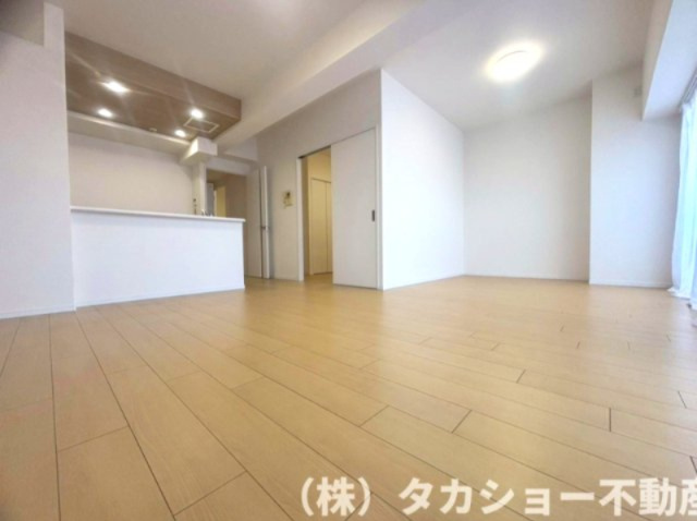 【居間・リビング】 | 第一ハイツ稲毛 エルステージ | 家族が集まるリビングは広々しており明るいです!!