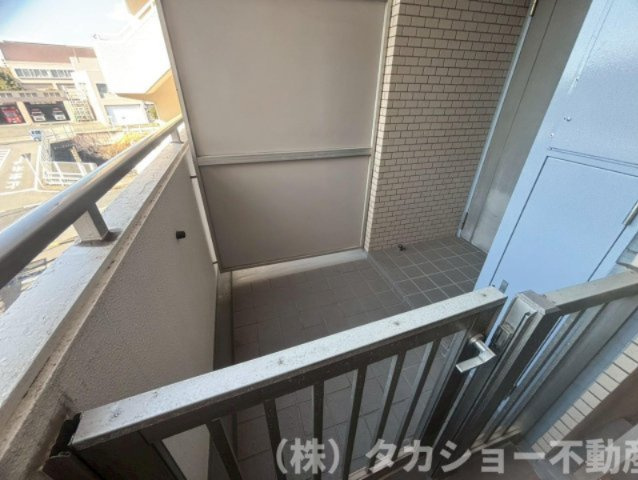 【玄関】 | 第一ハイツ稲毛 エルステージ | 玄関ポーチがあります。