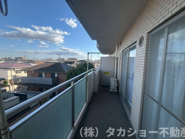 【バルコニー】 | 第一ハイツ稲毛 エルステージ | お洗濯にも便利なバルコニー付き