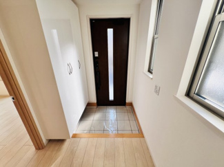 【玄関】 | 千葉市美浜区稲毛海岸５丁目　中古戸建　JR京葉線【稲毛海岸駅】