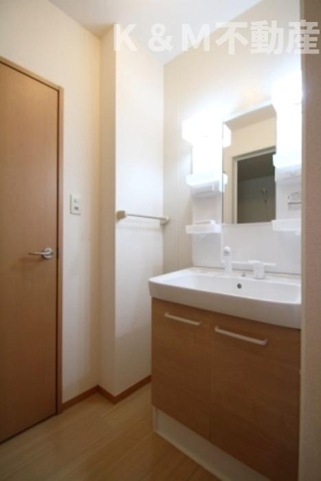 セジュールＳＡの洗面所|明るい洗面所です