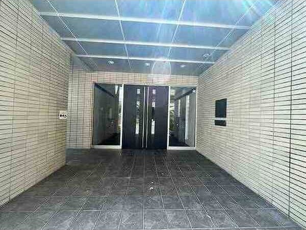 ファミリアーレ大曽根のエントランス