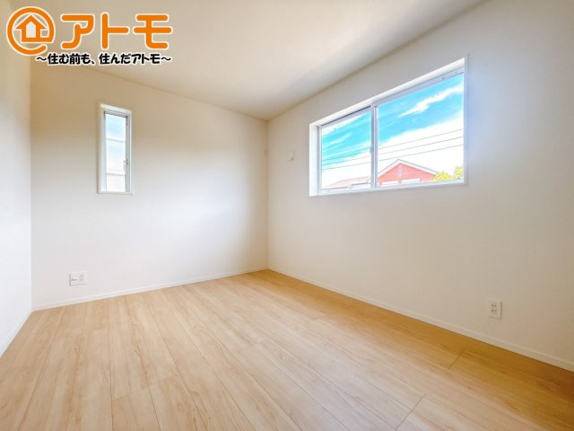 【子供部屋】 | 沼津市高尾台第6　新築一戸建て　2号棟 | 収納豊富な洋室は使い勝手良好です！