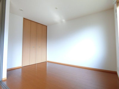 【洋室】 | グリーンスクエアC棟 | イメージ102号室の写真（反転あり）