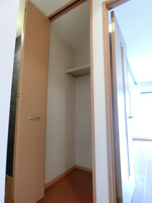 【収納】 | グリーンスクエアC棟 | イメージ102号室の写真（反転あり）