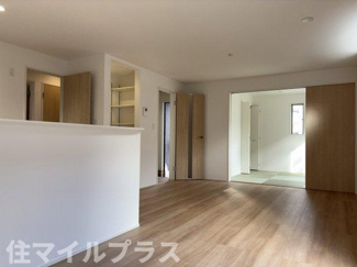 【居間・リビング】 | 会津若松市八日町新築一戸建て1棟 | ゆったり過ごせるリビングです