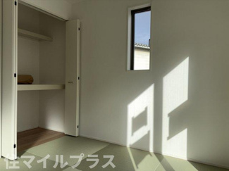 【和室】 | 会津若松市八日町新築一戸建て1棟 | 畳の上でゆっくりとくつろげる和室です