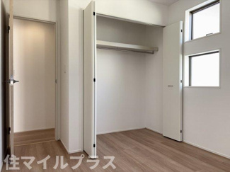 【洋室】 | 会津若松市八日町新築一戸建て1棟 | 落ち着いた色調の洋室です