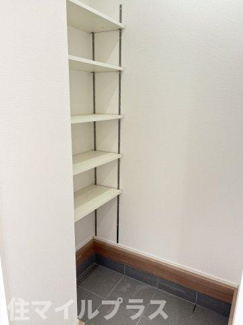 【玄関】 | 会津若松市八日町新築一戸建て1棟 | 明るい玄関です