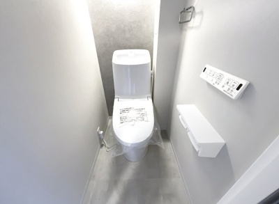 【トイレ】 | コスモ桃山南口 | 衛生面では一番気になるトイレですが、ご安心下さい。新調してまっさらですので気持ちよくお使い頂けます。