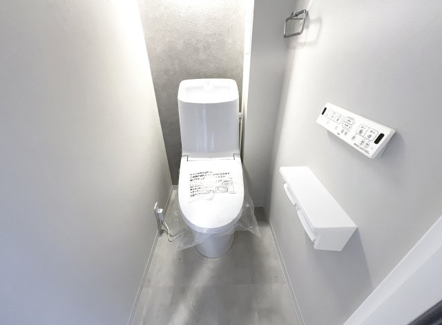 【トイレ】 | コスモ桃山南口 | 衛生面では一番気になるトイレですが、ご安心下さい。新調してまっさらですので気持ちよくお使い頂けます。